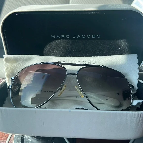 Marc Jacobs | Accessories | Marc By Jacobs White Sunglasses  display picture 2